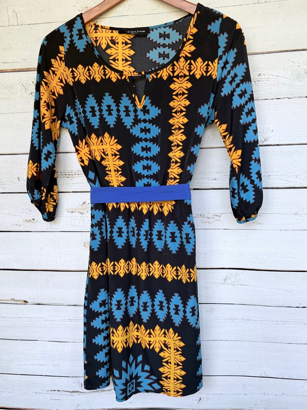 Peach Love Cream California Aztec Geometric 3/4 Sleeve Shift Dress - Small
